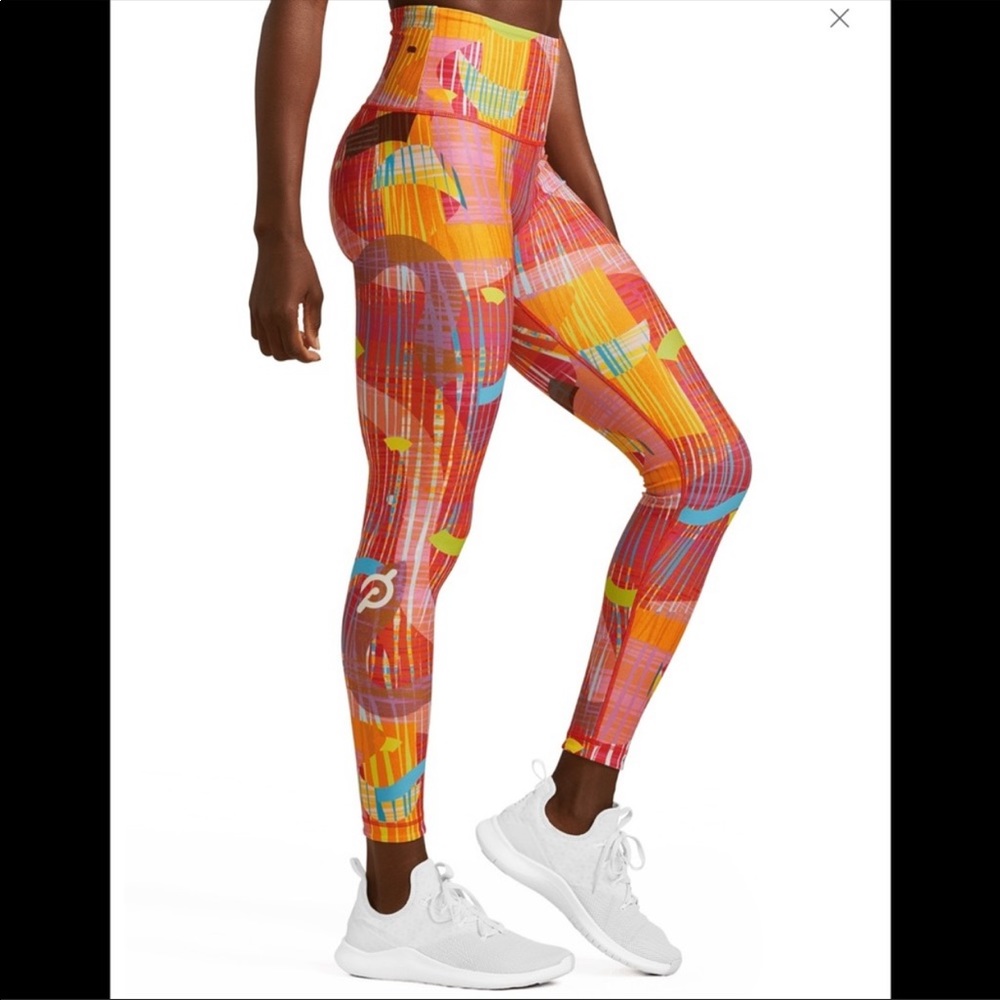 Reversible Peloton WITH Monica Ahanonu Leggings M